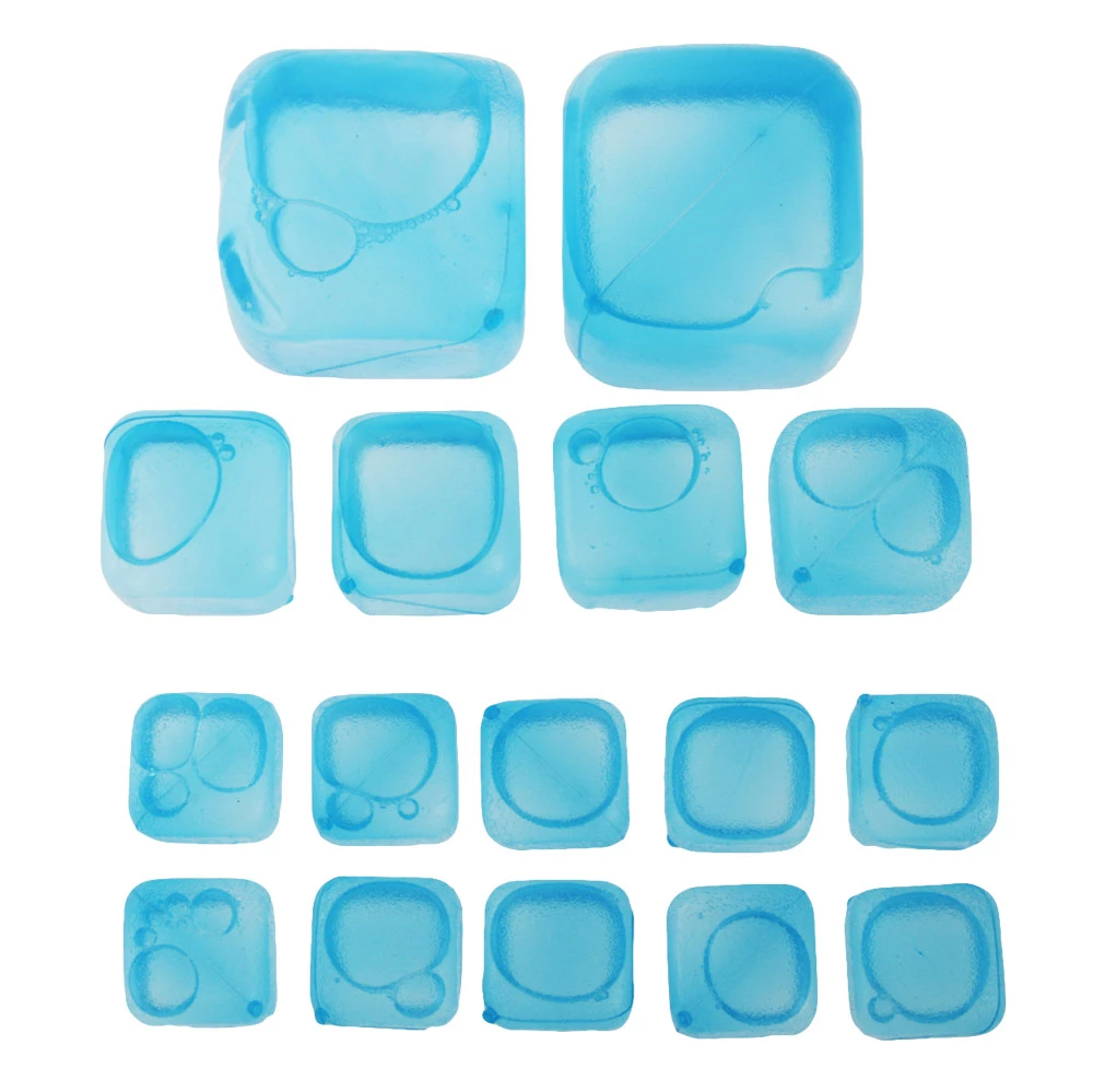 White Label Reusable Ice Cubes Set 1 White Label Reusable Ice Cubes Set